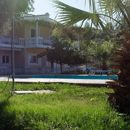 Doroufi Inn Koilás Exterior foto